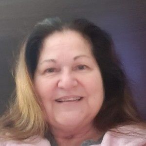 Meet your Posher, Holly